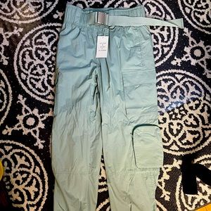 Balance Athletica Noa Cargo pant in color Halogen
